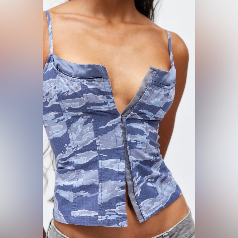 BDG Neomi Printed Twill Crop Cami - Blue